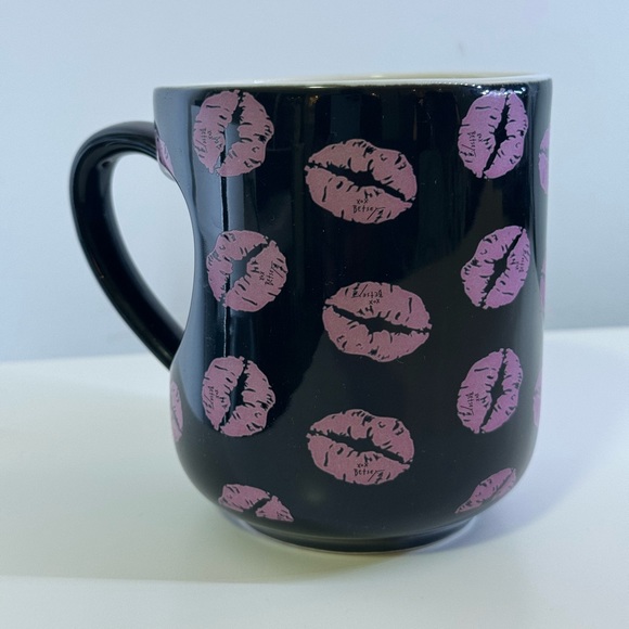 Betsey Johnson Lips XO Coffee Mug 💋 - Picture 3 of 9